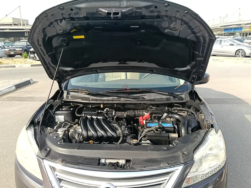 Nissan sentra 2020 GCC spec accident free original print single owner two key available - Image 6
