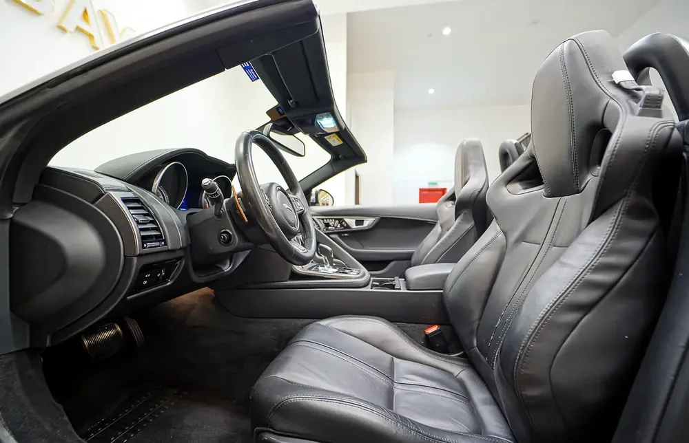 AED 1841 PM | JAGUAR F TYPE S CONVERTIBLE 2015 | PRISTINE CONDITION | 1 YEAR WARRANTY | GCC - Image 11