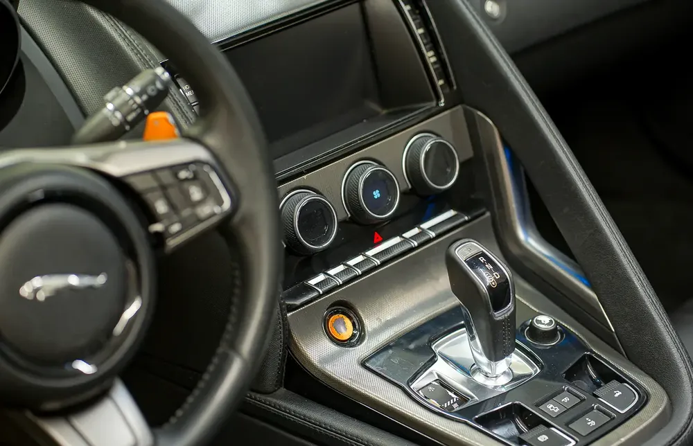 AED 1841 PM | JAGUAR F TYPE S CONVERTIBLE 2015 | PRISTINE CONDITION | 1 YEAR WARRANTY | GCC - Image 13