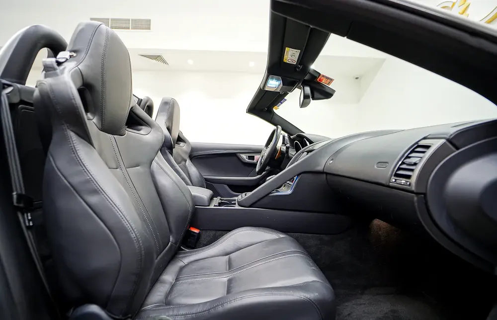 AED 1841 PM | JAGUAR F TYPE S CONVERTIBLE 2015 | PRISTINE CONDITION | 1 YEAR WARRANTY | GCC - Image 16