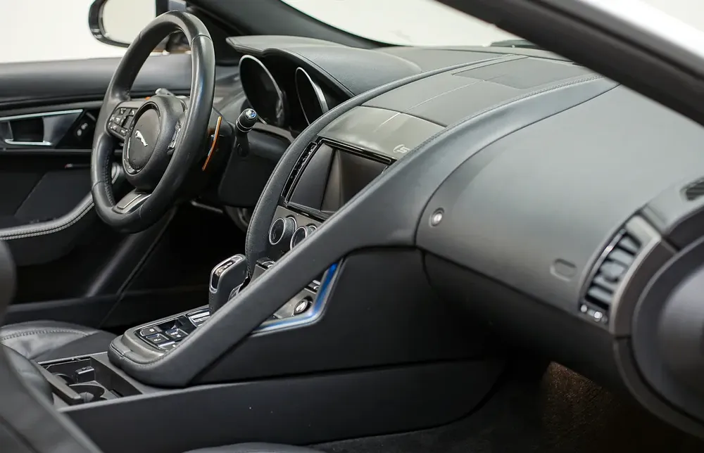 AED 1841 PM | JAGUAR F TYPE S CONVERTIBLE 2015 | PRISTINE CONDITION | 1 YEAR WARRANTY | GCC - Image 17