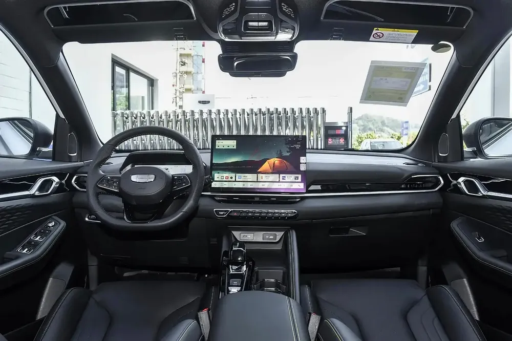 Geely coolray 2025  top configuration - Image 5