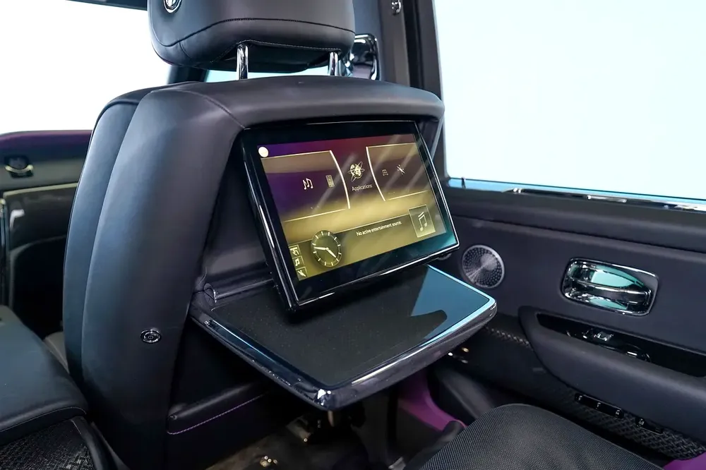 NEW FACELIFT | WARRANTY + SERVICE APRIL 2028 | GCC |  REAR ENTERTAINMENT | BESPOKE AUDIO - Image 10