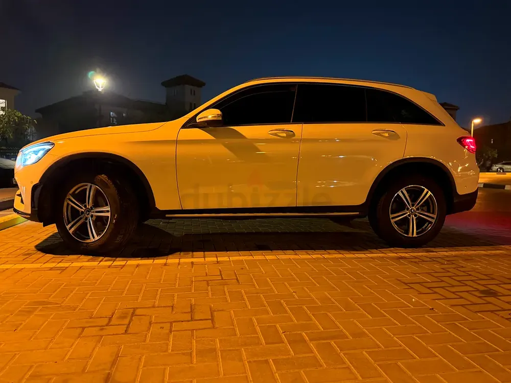 2022 Glc 300 4Matic - Image 4