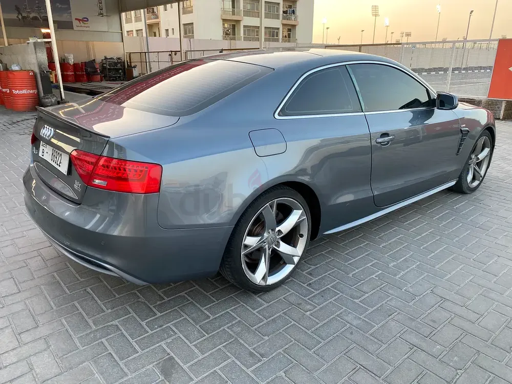 AUDI A-5 / 2013 . 1.8 T GCC SPECS VERY GOOD CONDITION CAR SALE - Image 5