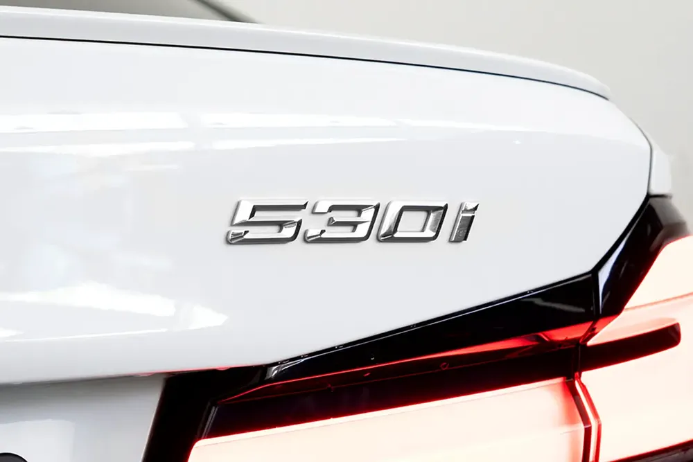3,362 / 60 month’s | 0% DP |  2022 BMW 530i M-Sport / BMW Warranty and Service Contract - Image 15