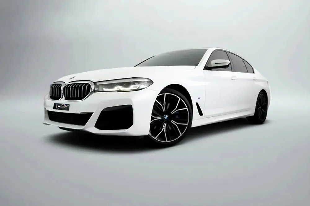 3,362 / 60 month’s | 0% DP |  2022 BMW 530i M-Sport / BMW Warranty and Service Contract - Image 5