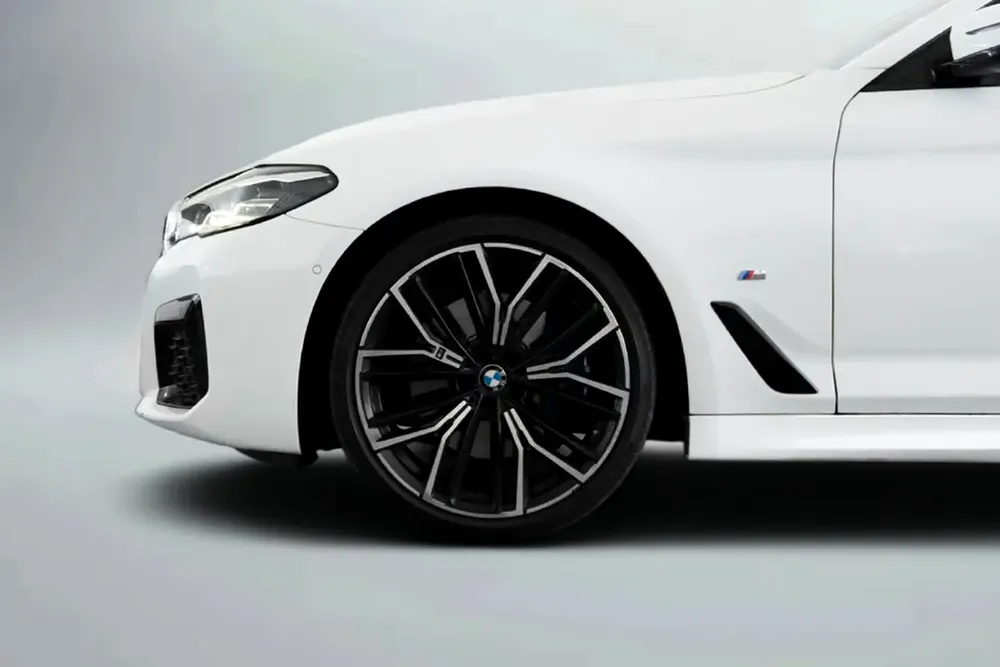 3,362 / 60 month’s | 0% DP |  2022 BMW 530i M-Sport / BMW Warranty and Service Contract - Image 6