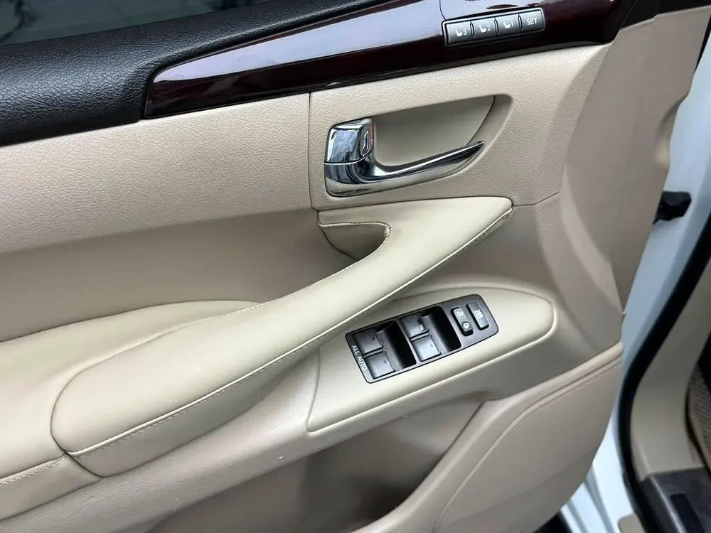 Lexus LX570 Super Sport - Image 13