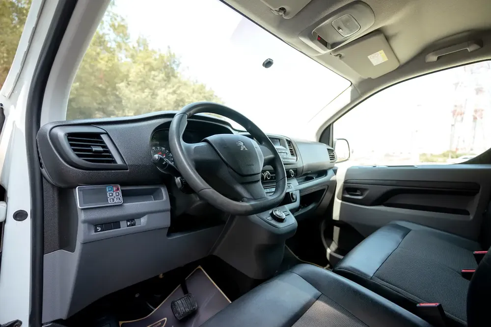Peugeot Expert | Chiller Van | Diesel | GCC Specs | Ref#P01932 - Image 11