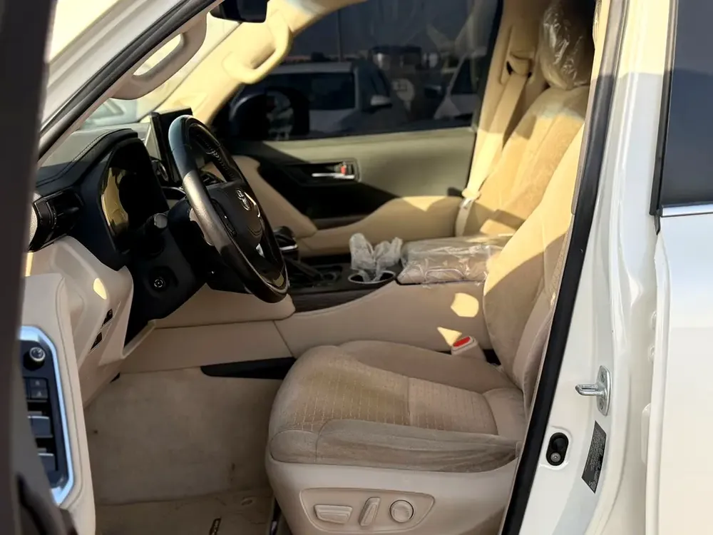 Toyota Land Cruiser VXR 3.5 2023 - Image 8