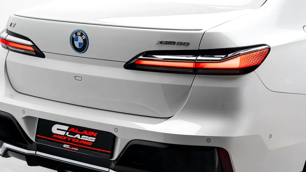 BMW i7 XDrive 60 - 2023 - GCC Specs - Under Warranty and Service Contract - Image 19
