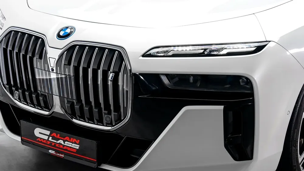 BMW i7 XDrive 60 - 2023 - GCC Specs - Under Warranty and Service Contract - Image 5