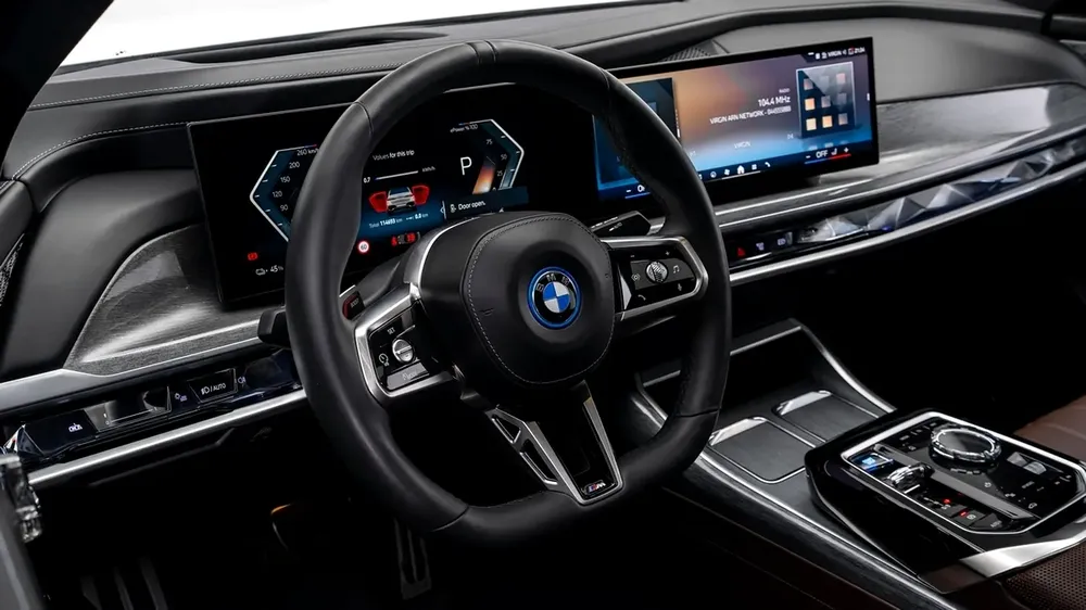 BMW i7 XDrive 60 - 2023 - GCC Specs - Under Warranty and Service Contract - Image 7