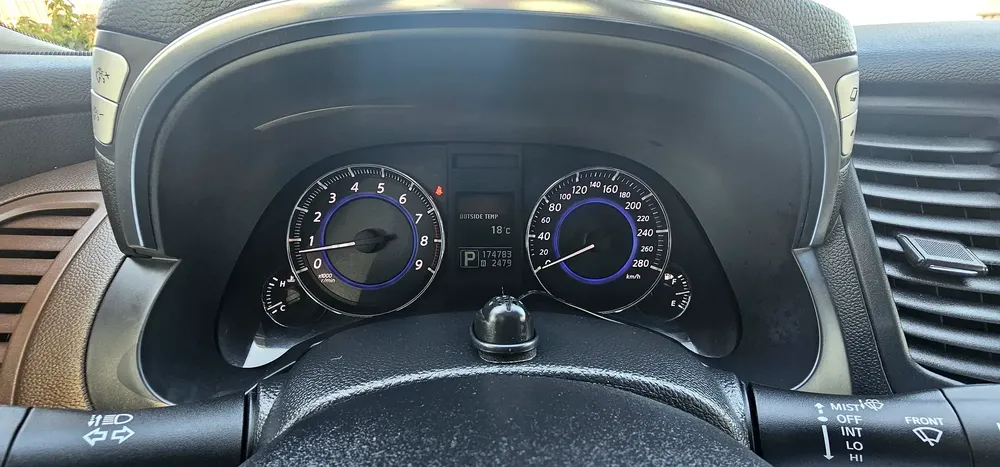 INFINITY QX70 FULL 0PTION MODEL 2016 G.C.C ACCIDENT FREE ORIGINAL PAINT - Image 11