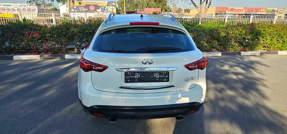 INFINITY QX70 FULL 0PTION MODEL 2016 G.C.C ACCIDENT FREE ORIGINAL PAINT - Image 4