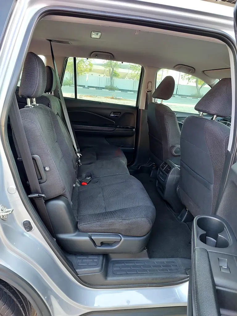 Honda pilot ex with service history from agency only 110,000 km.! - Image 12