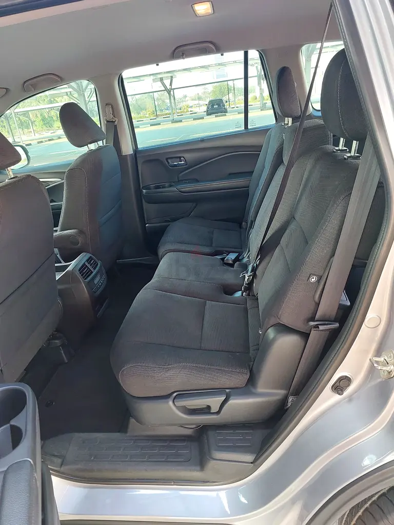 Honda pilot ex with service history from agency only 110,000 km.! - Image 13