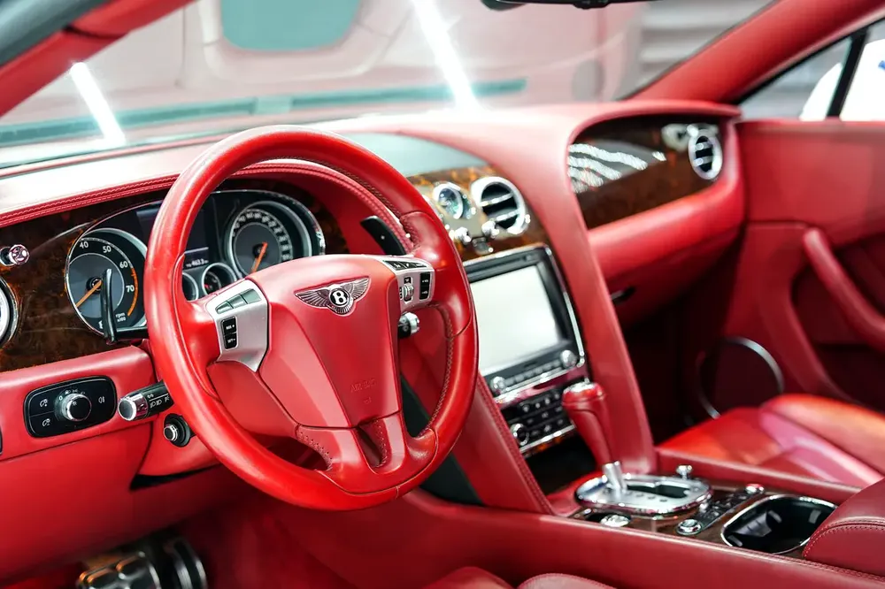 2014 Bentley Continental GT, V8, GCC Specs!! - Image 4