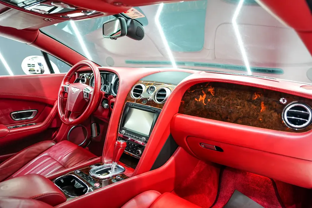 2014 Bentley Continental GT, V8, GCC Specs!! - Image 7