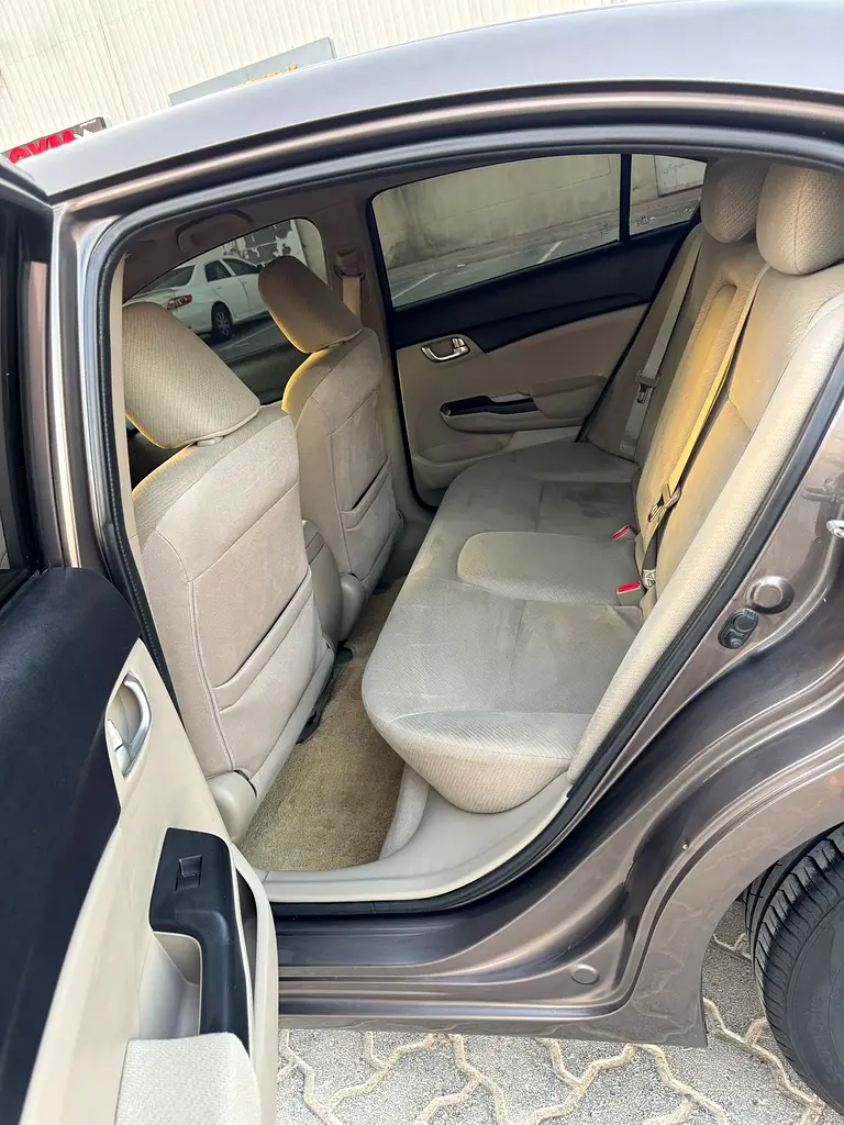 Honda Civic 1.8 i-VTEC 2013 | GCC Specs | Well Maintained - Image 11
