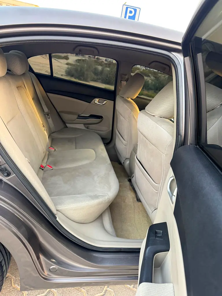 Honda Civic 1.8 i-VTEC 2013 | GCC Specs | Well Maintained - Image 15