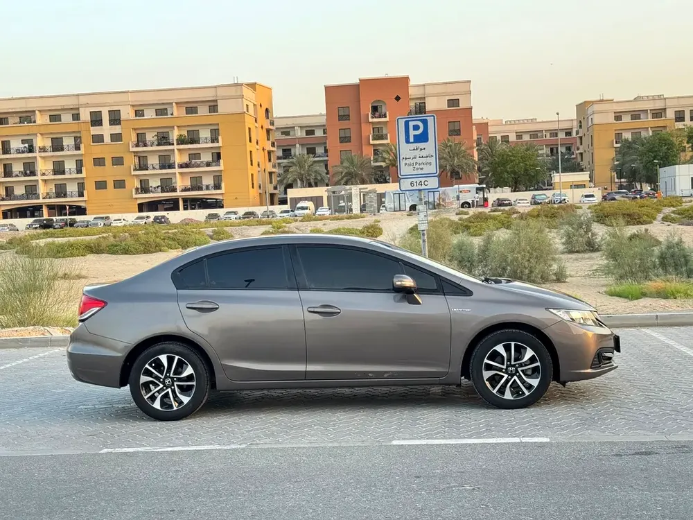 Honda Civic 1.8 i-VTEC 2013 | GCC Specs | Well Maintained - Image 4