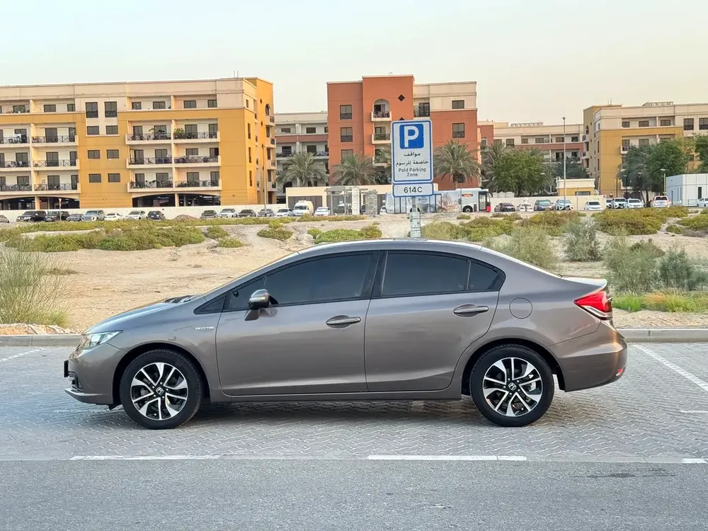 Honda Civic 1.8 i-VTEC 2013 | GCC Specs | Well Maintained - Image 6