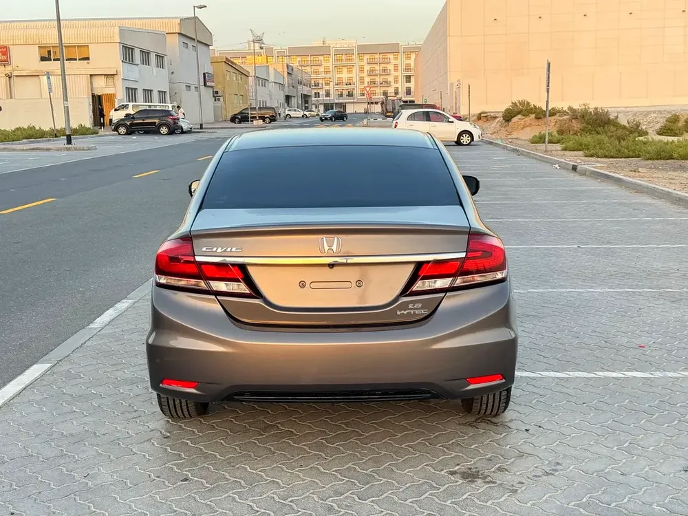 Honda Civic 1.8 i-VTEC 2013 | GCC Specs | Well Maintained - Image 7