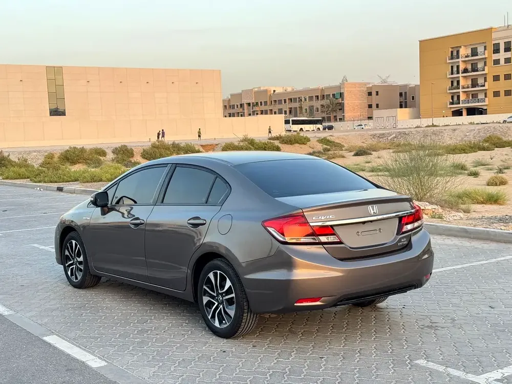 Honda Civic 1.8 i-VTEC 2013 | GCC Specs | Well Maintained - Image 8
