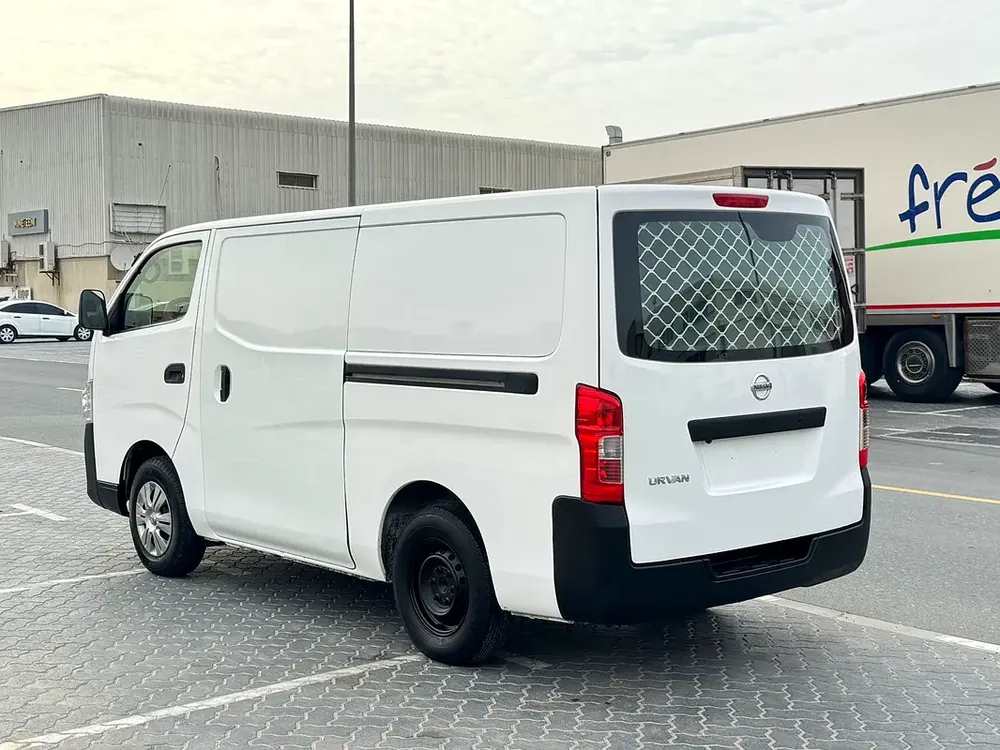 Nissan Urvan Standard 2022 - GCC Specs - Perfect for your Business - Image 14