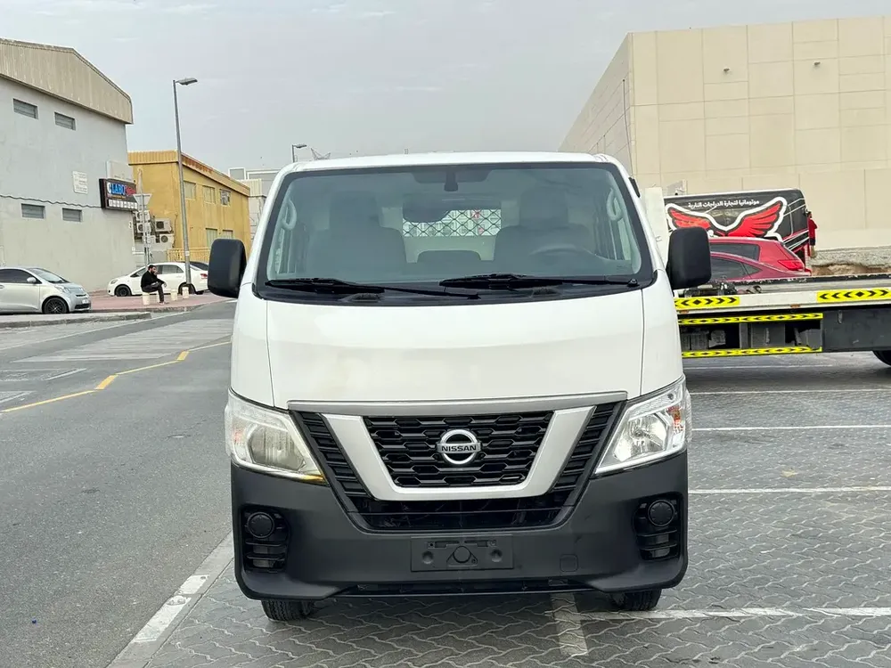 Nissan Urvan Standard 2022 - GCC Specs - Perfect for your Business - Image 4
