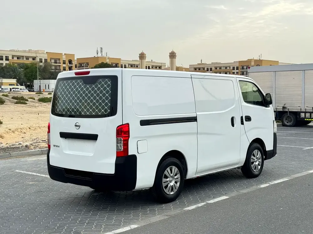 Nissan Urvan Standard 2022 - GCC Specs - Perfect for your Business - Image 6