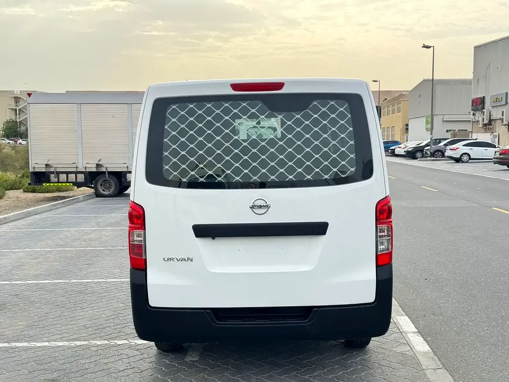 Nissan Urvan Standard 2022 - GCC Specs - Perfect for your Business - Image 9