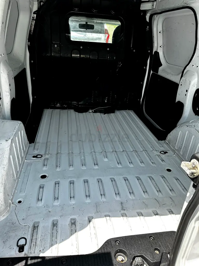 Renault Dokker Cargo 2016 GCC Specs - Image 9