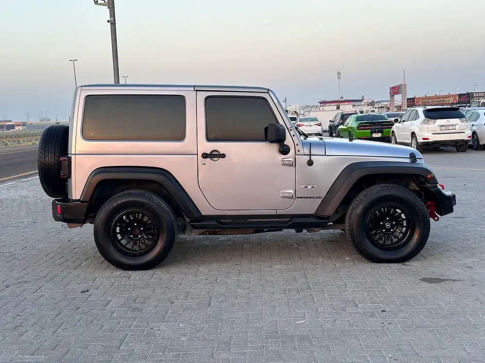 Jeep wrangler sahara 2016 GCC Automatic gear full upgraded rubicon - Image 12