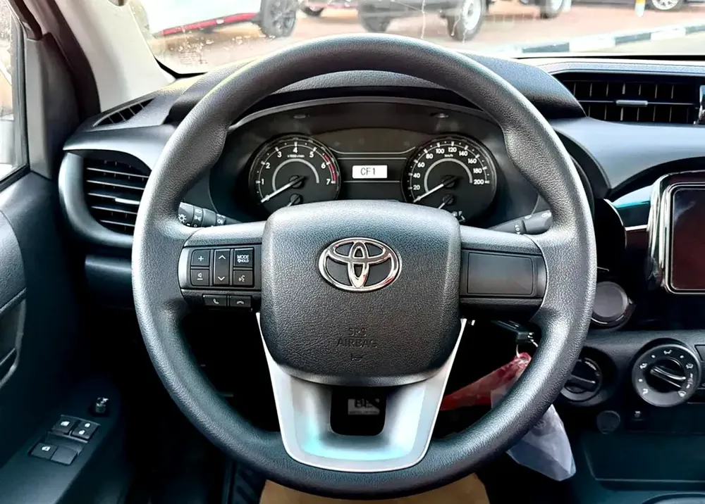 Toyota Hilux Single Cab Base 2026 GCC Specs - Image 12