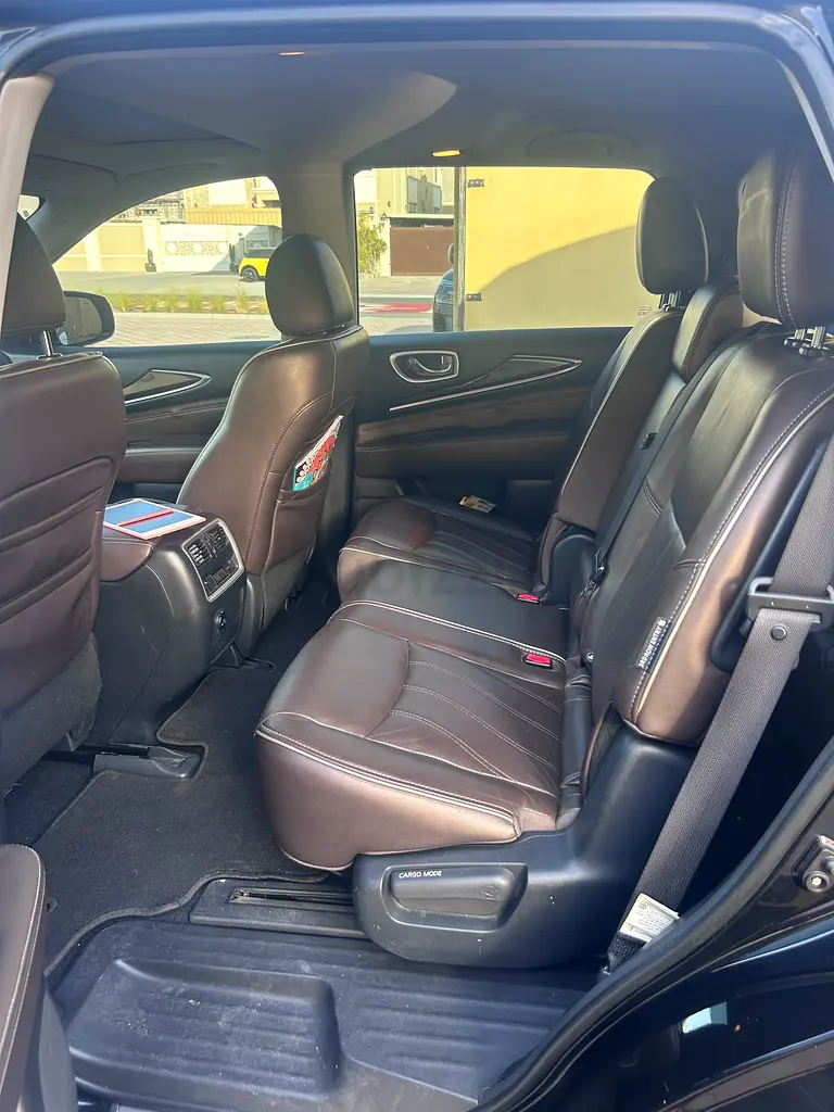Low mileage 2020 Infiniti QX60 lady driven full service history - Image 4