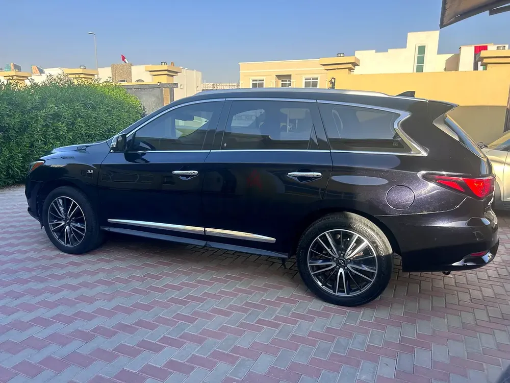 Low mileage 2020 Infiniti QX60 lady driven full service history - Image 5