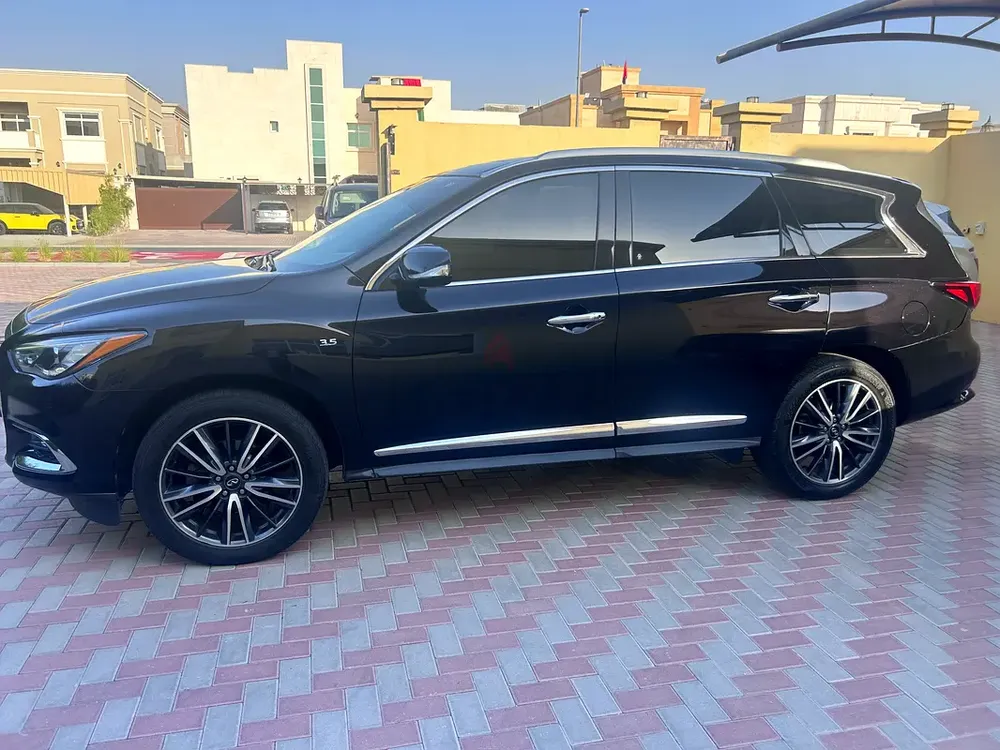 Low mileage 2020 Infiniti QX60 lady driven full service history - Image 6