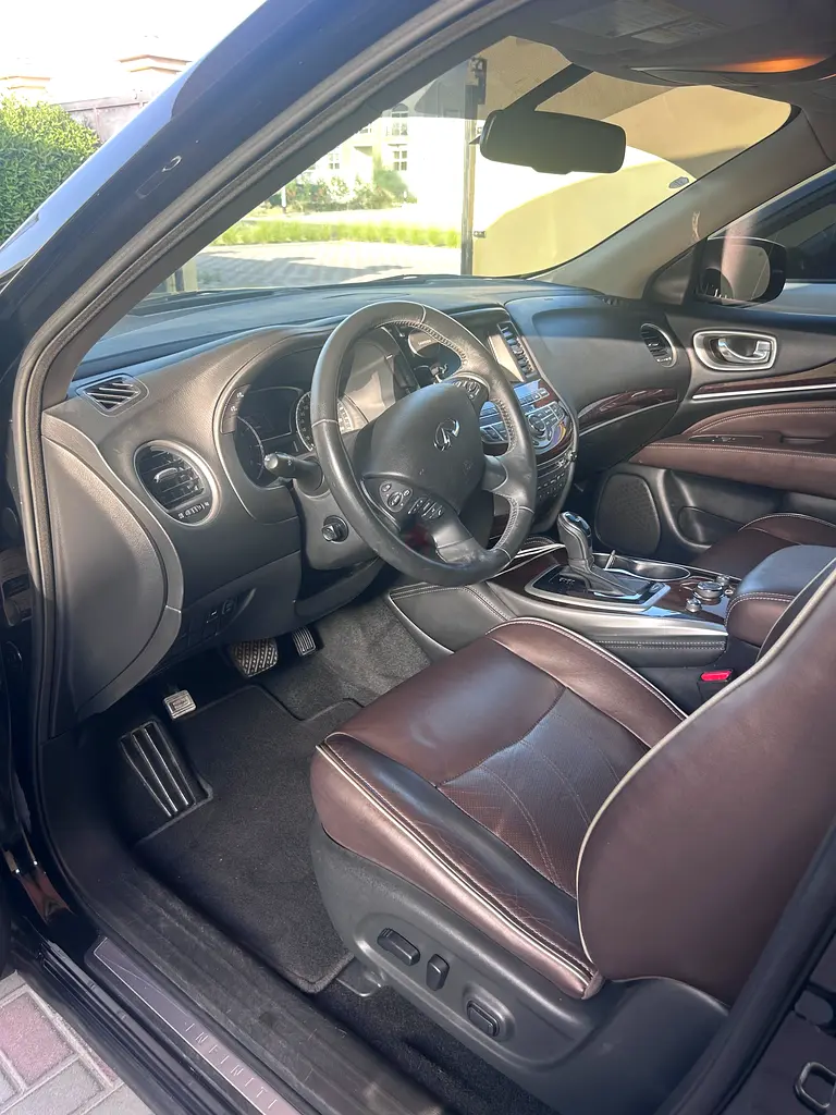 Low mileage 2020 Infiniti QX60 lady driven full service history - Image 8