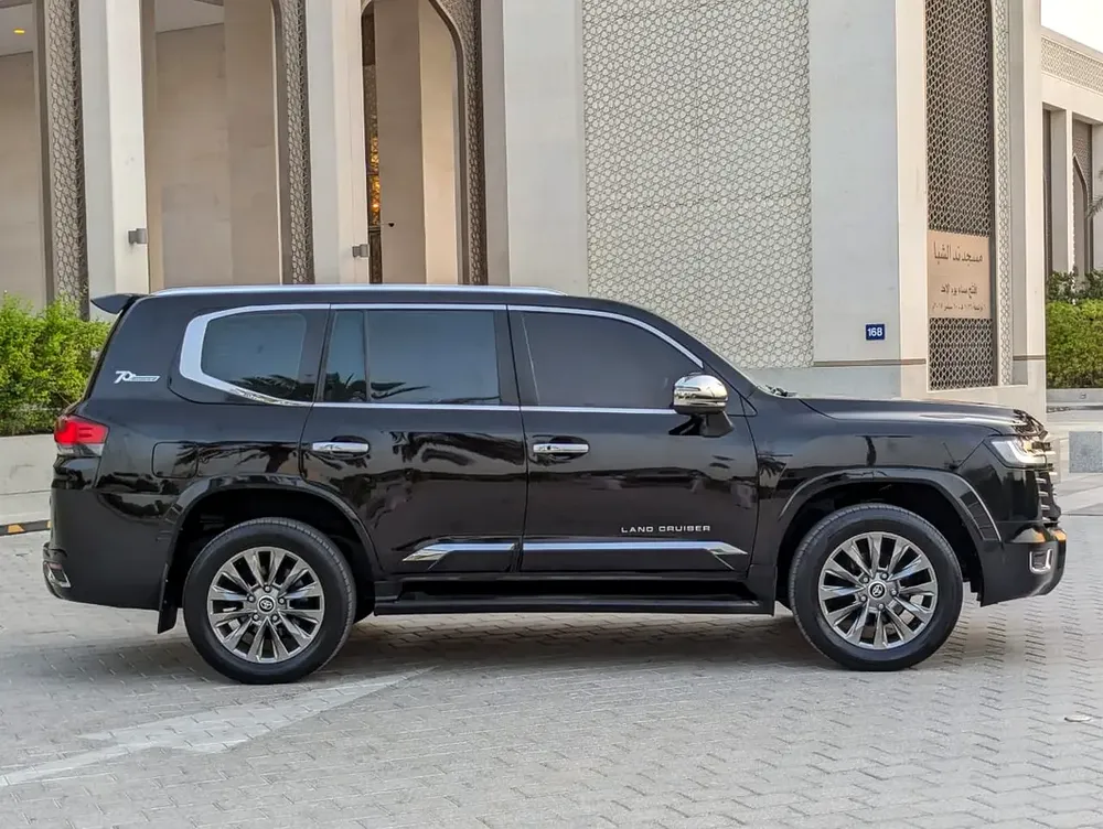 TOYOTA LAND CRUISER 2014 FACELIFTED 2025 WITH INTERIOR AND EXTERIOR V6 4.0L IN EXCELLENT CONDITION - Image 11
