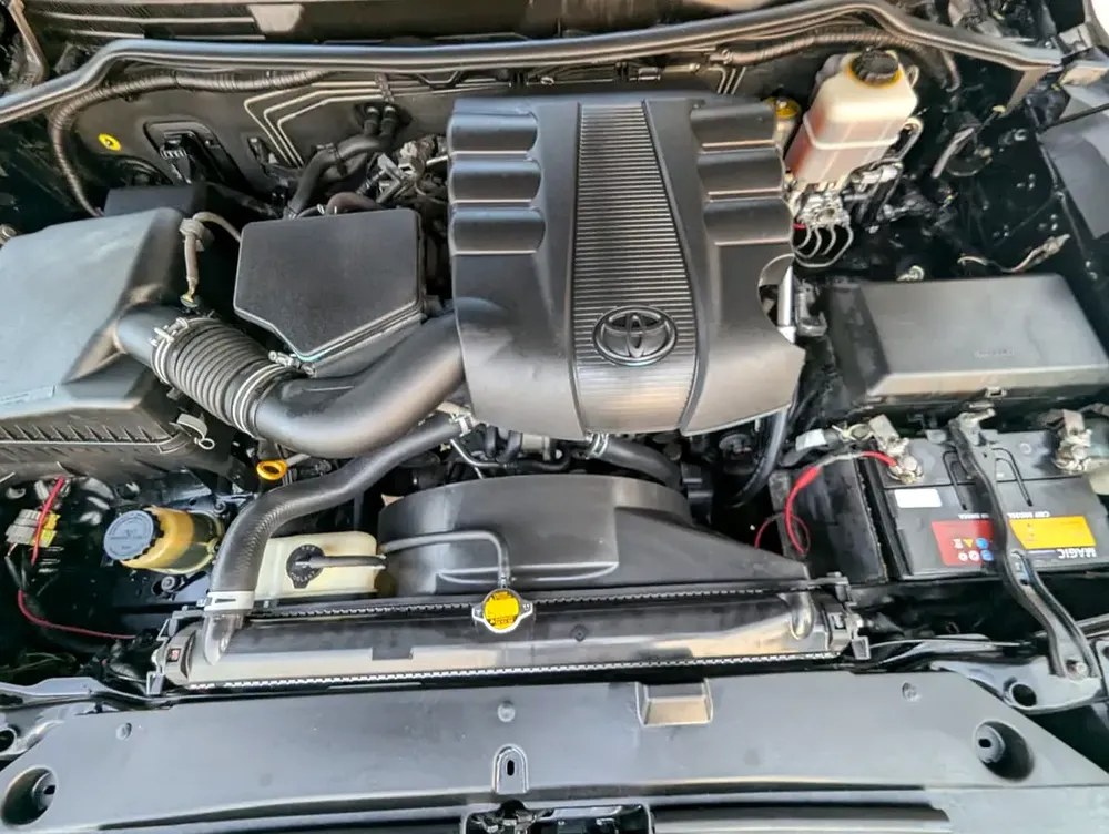 TOYOTA LAND CRUISER 2014 FACELIFTED 2025 WITH INTERIOR AND EXTERIOR V6 4.0L IN EXCELLENT CONDITION - Image 12