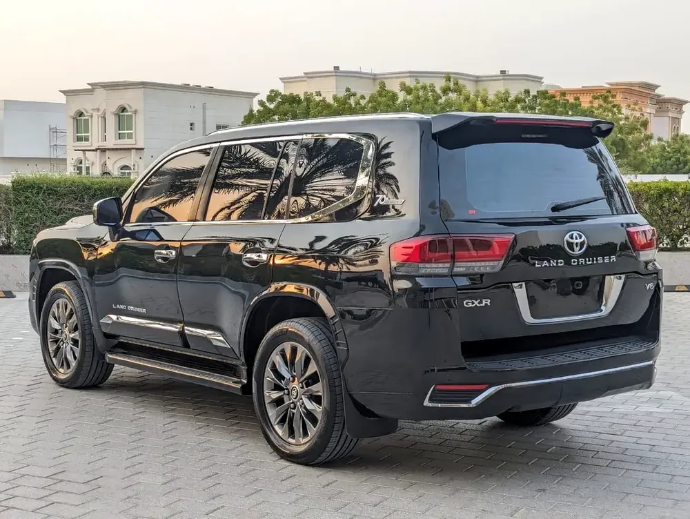 TOYOTA LAND CRUISER 2014 FACELIFTED 2025 WITH INTERIOR AND EXTERIOR V6 4.0L IN EXCELLENT CONDITION - Image 17
