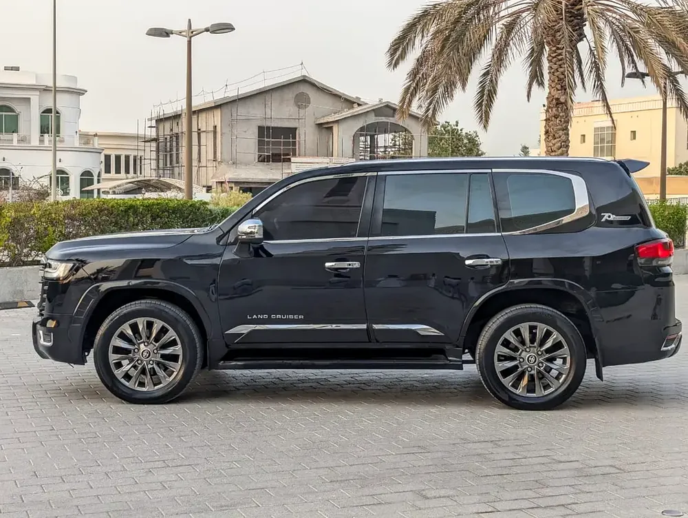TOYOTA LAND CRUISER 2014 FACELIFTED 2025 WITH INTERIOR AND EXTERIOR V6 4.0L IN EXCELLENT CONDITION - Image 18