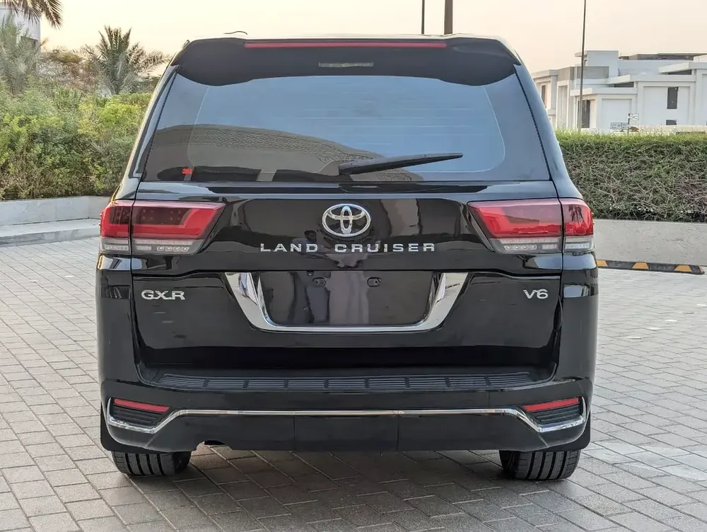 TOYOTA LAND CRUISER 2014 FACELIFTED 2025 WITH INTERIOR AND EXTERIOR V6 4.0L IN EXCELLENT CONDITION - Image 20
