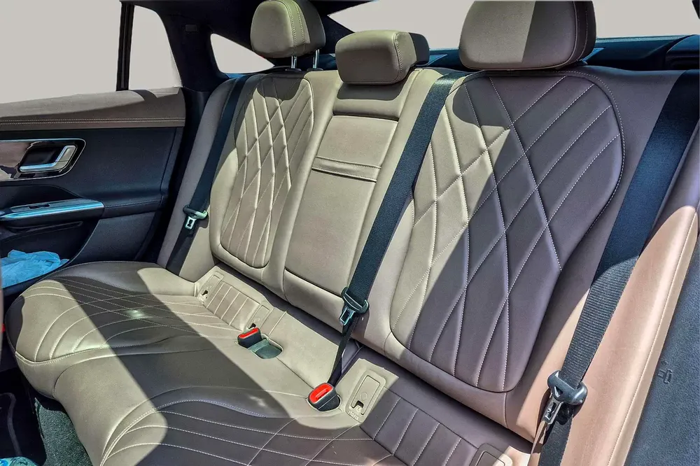 AED 2659/month | 2023 Mercedes-Benz EQE  | GCC Specs | Ref#452379 - Image 13