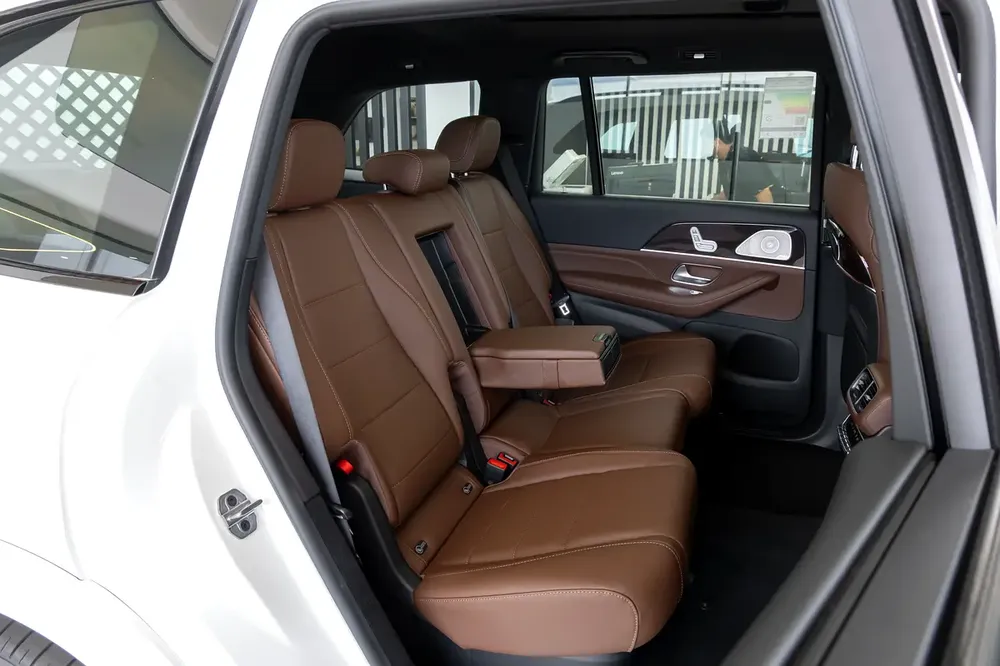Mercedes-Benz AMG GLS450 SUV | New Facelift | GCC | 2024 (EXPORT) - Image 15