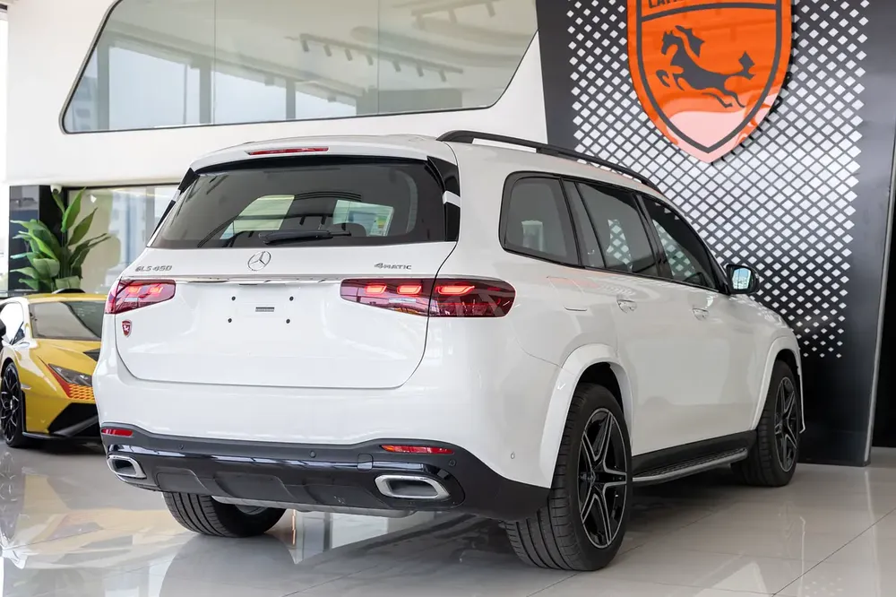 Mercedes-Benz AMG GLS450 SUV | New Facelift | GCC | 2024 (EXPORT) - Image 4