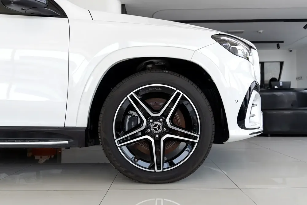Mercedes-Benz AMG GLS450 SUV | New Facelift | GCC | 2024 (EXPORT) - Image 8